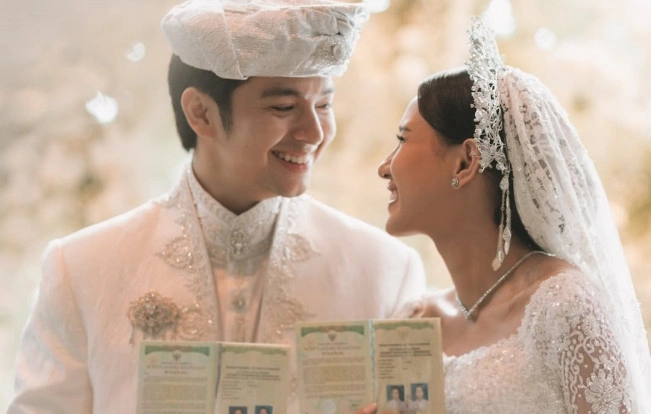 Angga Yunanda dan Shenina Cinnamon menikah di Bali pada Februari 2025 lalu. [Instagram]